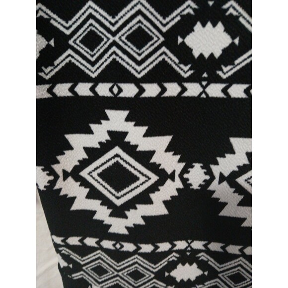 LuLaRoe Black White Geometric Print- Fit Flare- Amelia Dress Womens Medium New - Picture 5 of 16
